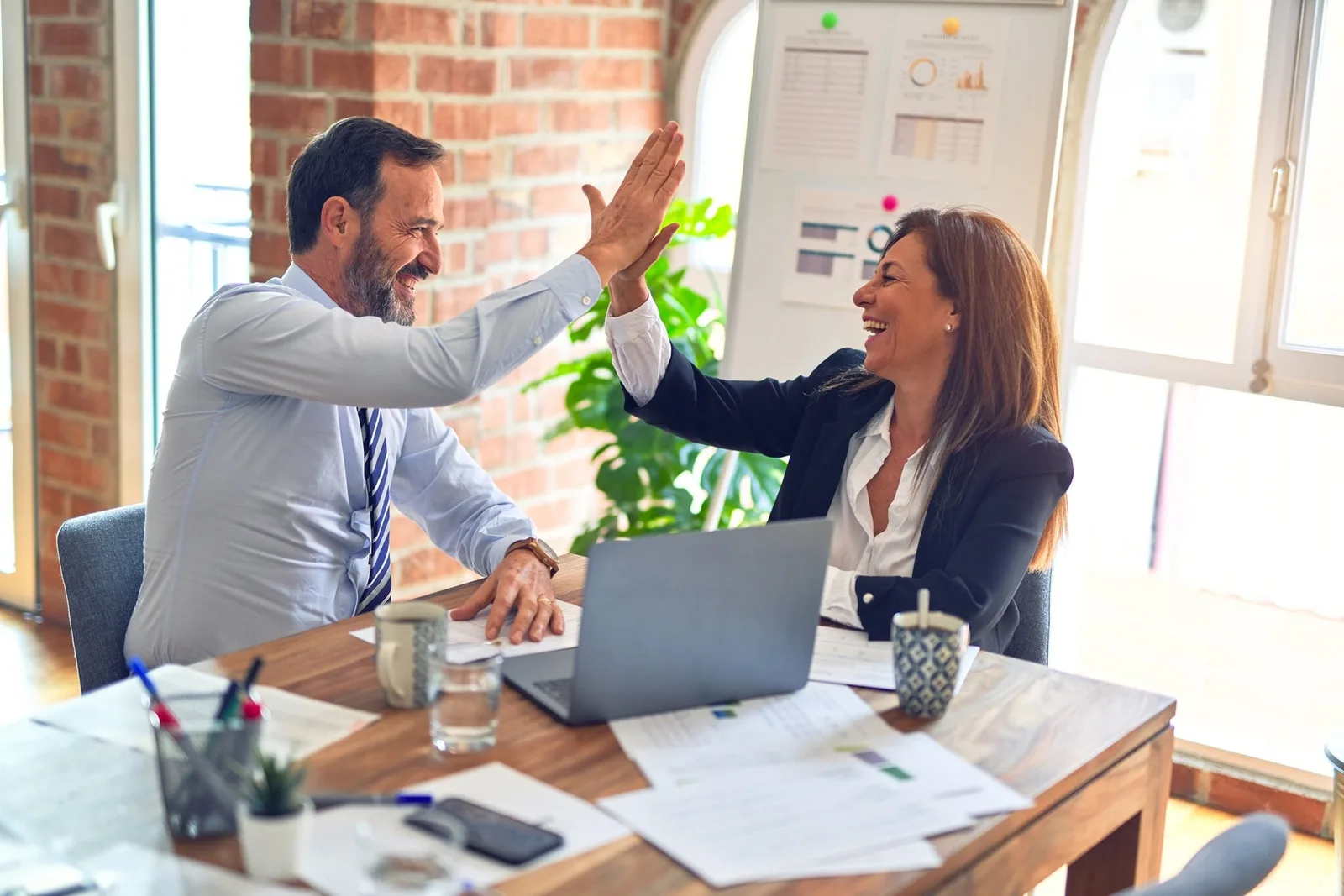 Close Deals Quickly with Inside Sales Tools that Maximize Performance